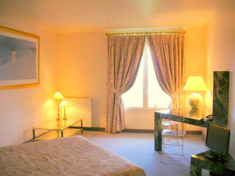 Crispol Hotel Saint-Pere  Exterior photo